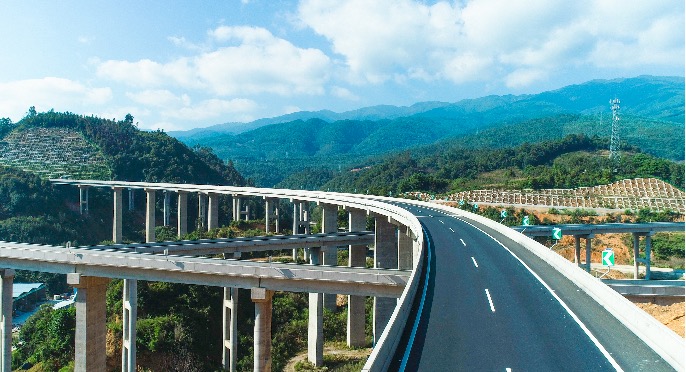 怒江通高速公路了！