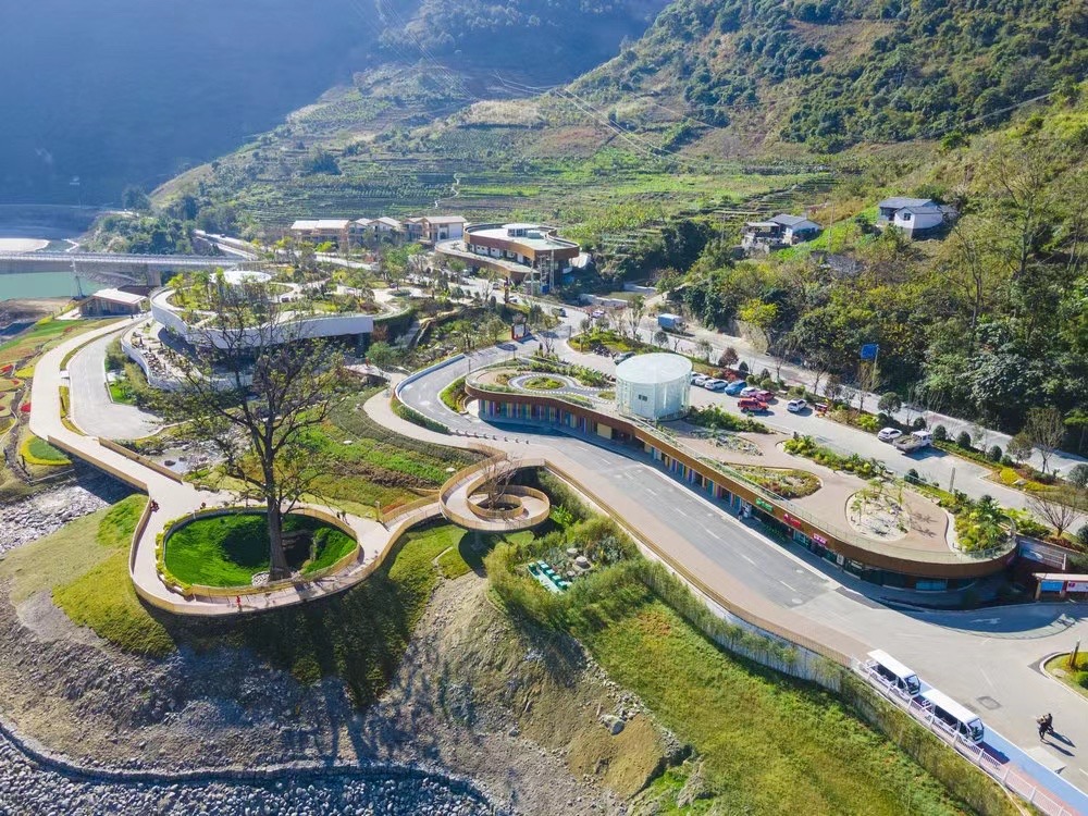怒江美丽公路小沙坝中心服务区