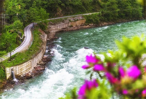 怒江旅游：去独龙江赴一场春日之约